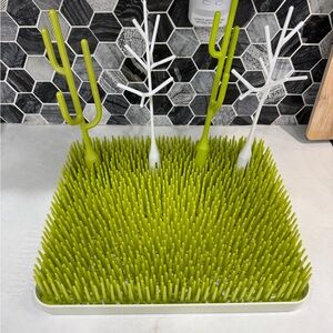Boon Grass Gree Drying Rack White and Green Stem Trees